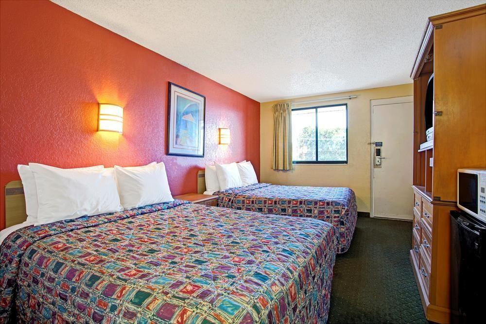 Rodeway Inn Fairgrounds-Casino Mango Экстерьер фото