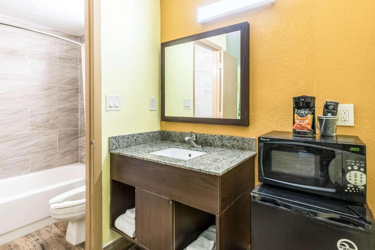 Rodeway Inn Fairgrounds-Casino Mango Экстерьер фото